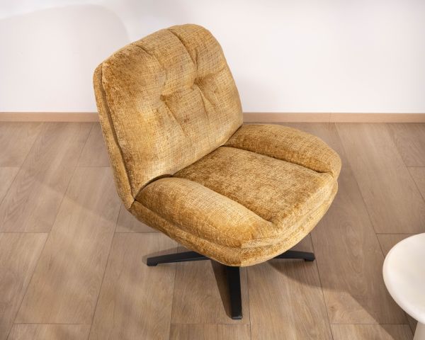 Sillón lounge de estilo vintage en color amarillo mostaza «Panama», giratorio 360°, con un confort envolvente