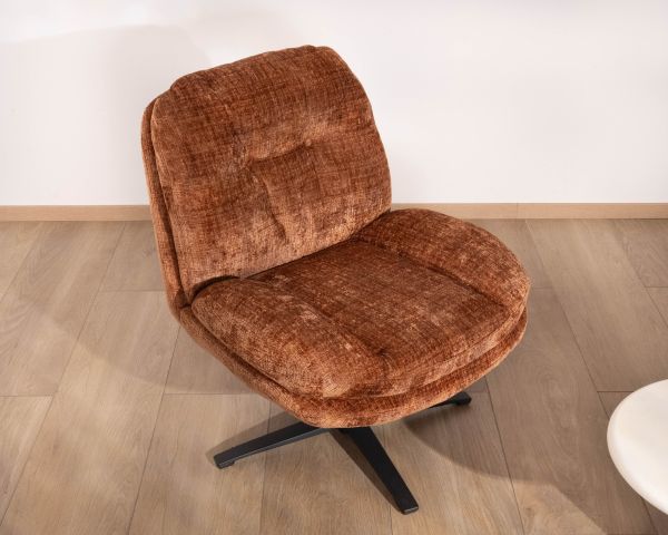 Sillón giratorio de 360° en tejido bouclé color terracota «Panama», con asiento mullido y diseño envolvente