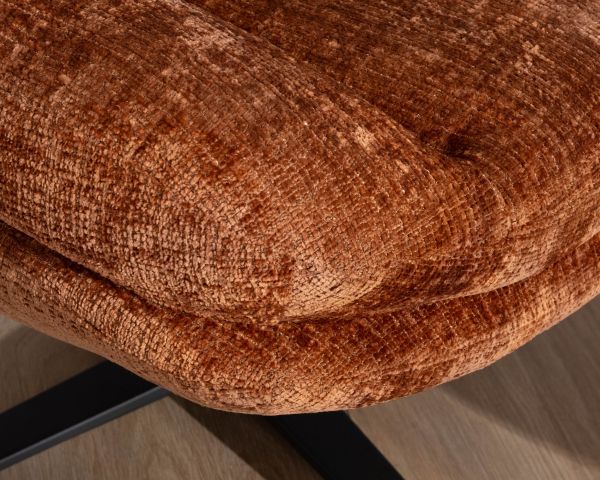 Sillón giratorio de 360° en tejido bouclé color terracota «Panama», con asiento mullido y diseño envolvente