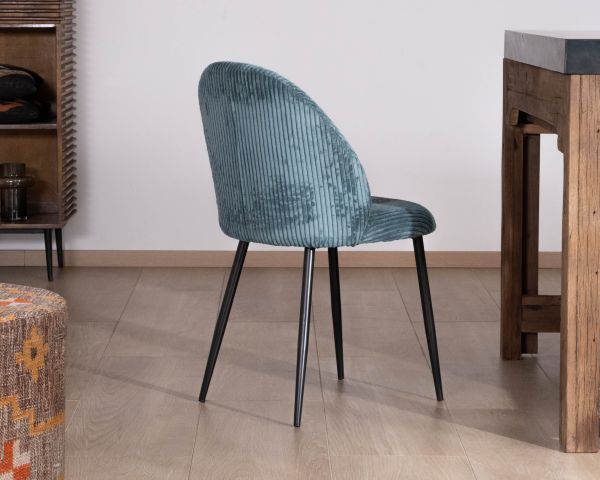 Lote de 4 sillas de comedor de estilo vintage en terciopelo azul petróleo y metal negro «Bellot»
