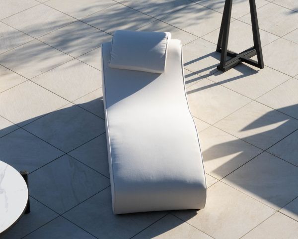 Tumbona de 1 plaza con diseño orgánico, fabricada en tejido blanco especial para exteriores «Miroly bay»