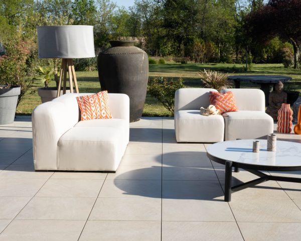 Módulo de esquina para sofá modular de exterior con diseño orgánico «Miroly Bay», en tejido color crema