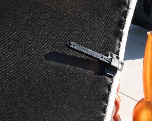 Asiento para sofá modular de exterior en tejido color topo «Miroly Bay», de diseño orgánico