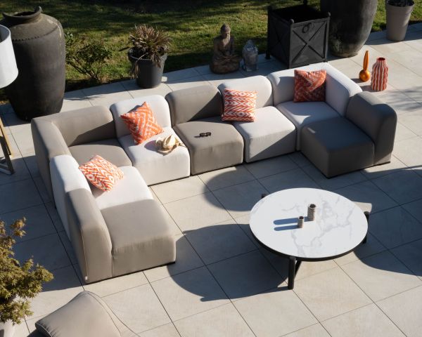 Módulo de esquina para sofá modular de exterior con diseño orgánico «Miroly Bay», en tejido color crema