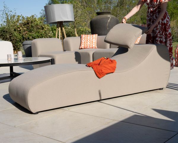 Tumbona de tela especial para exteriores con diseño orgánico «Miroly Bay» en color topo