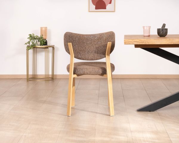 Juego de 2 sillas de comedor apilables, de diseño acogedor, modelo «Staccato», con tejido de trama marrón y patas con acabado de roble