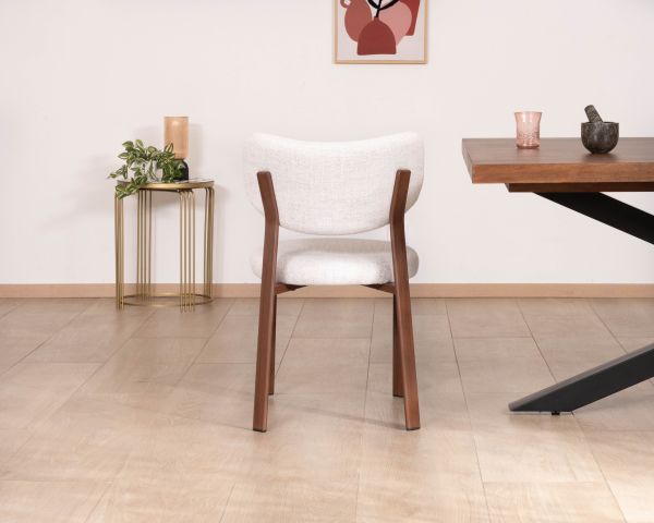 Lote de 2 sillas de comedor apilables de estilo retro, en tejido de trama blanca «Staccato», con patas de aspecto de madera oscura
