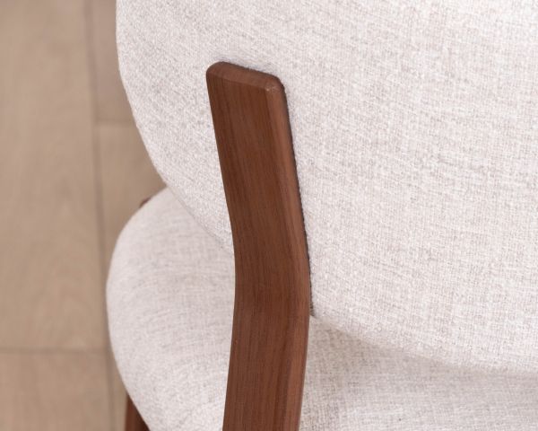 Lote de 2 sillas de comedor apilables de estilo retro, en tejido de trama blanca «Staccato», con patas de aspecto de madera oscura