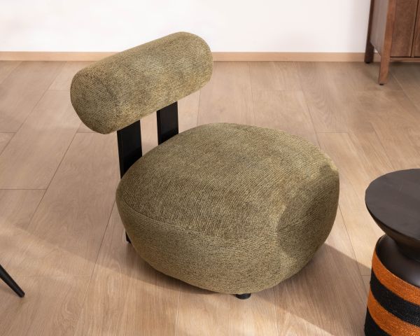 Sillón bajo de diseño moderno y orgánico, en tejido bouclé de color caqui «Luno»