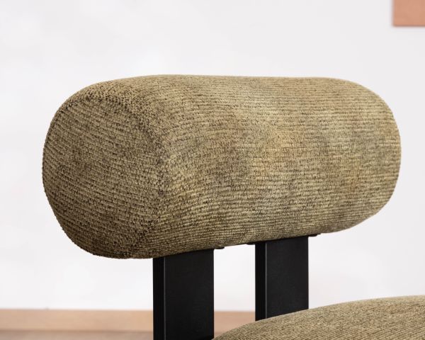 Sillón bajo de diseño moderno y orgánico, en tejido bouclé de color caqui «Luno»