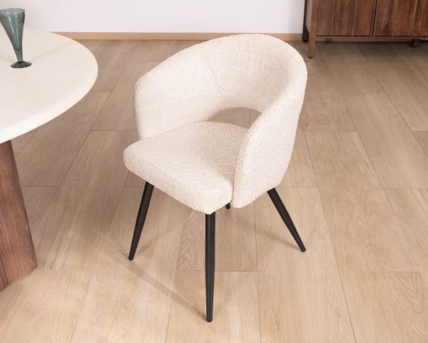 Lote de 2 sillas de estilo «newtro» en tejido bouclé de color blanco roto y patas de metal negro «Sonate»