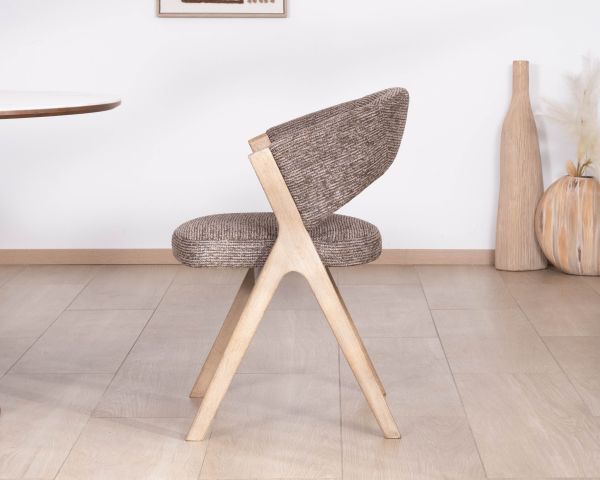 Lote de 2 sillas de comedor de diseño «Kyara» en tela marrón moka y madera de caucho