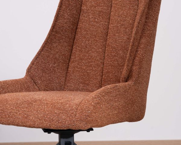 Lote de 2 sillas contemporáneas de tela color terracota «Webber» con base giratoria negra