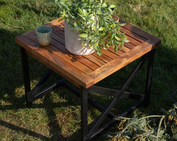 Mesita auxiliar cuadrada para exterior, de madera y metal, «Gardénia», 50 x 50 cm