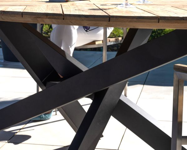 Mesa de jardín elíptica de 220 cm de teca «Hélios» con patas Mikado negras