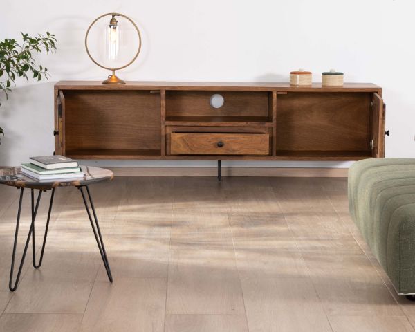 Mueble de televisión grande de 200 cm de estilo étnico con motivo de resina «Membatu», de acacia maciza y con patas de metal