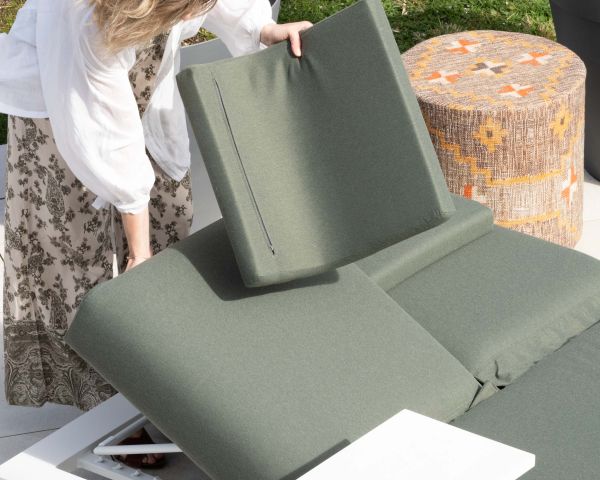 Reposacabezas de tela verde caqui para la tumbona «Nusa Pedina»