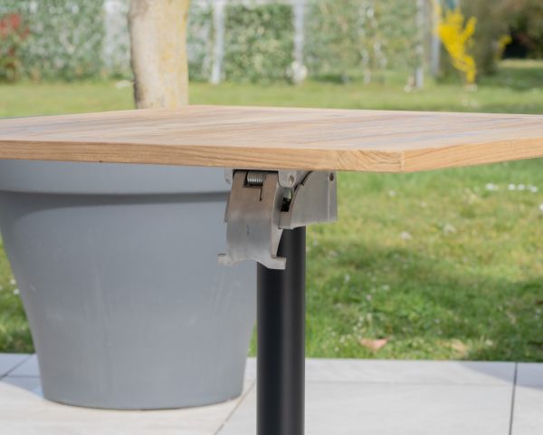 Mesa de bar de 80 x 80 cm de teca con pie central de aluminio «Ozone» y tablero abatible