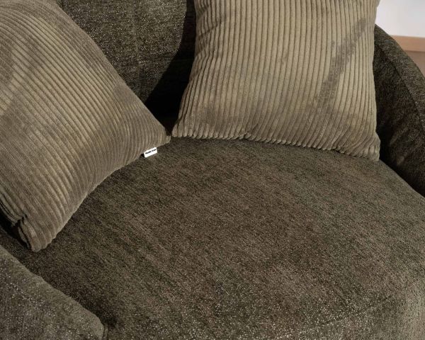 Sillón redondo XL ultracómodo en tejido de rizo verde caqui «Sweet Culture» con varios cojines a juego