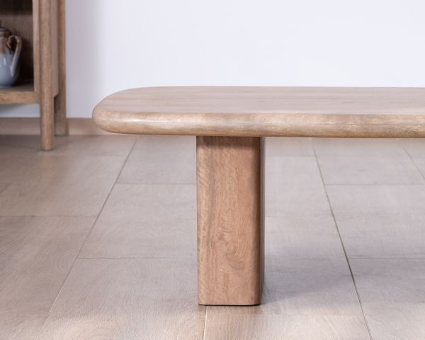 Mesa de salón rectangular de madera de mango con un diseño minimalista «Orobie»