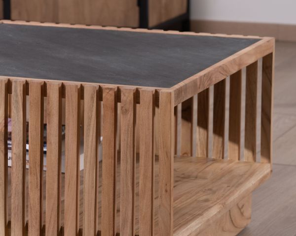Mesa de centro cuadrada con tablero de chapa de piedra y estructura de madera calada «Pikto»
