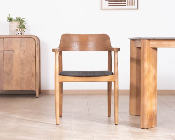Silla de comedor de diseño minimalista con reposabrazos y asiento de tela antracita «Vogue»