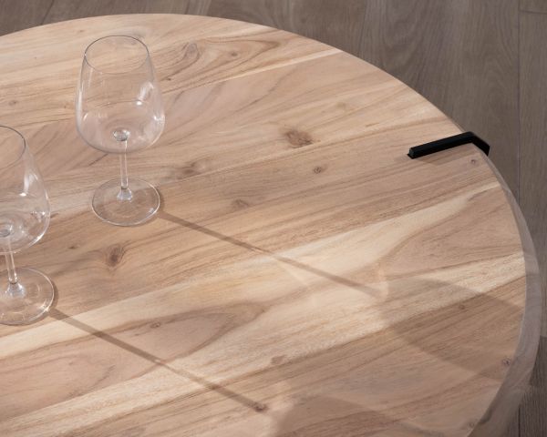 Mesa de centro redonda de diseño, de madera de acacia y con tres patas de metal negro «Shelley»