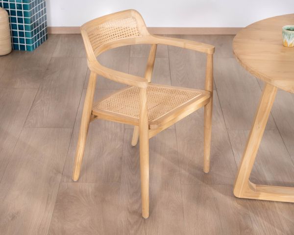 Silla de comedor con reposabrazos y diseño minimalista «Vogue», de madera de sungkai