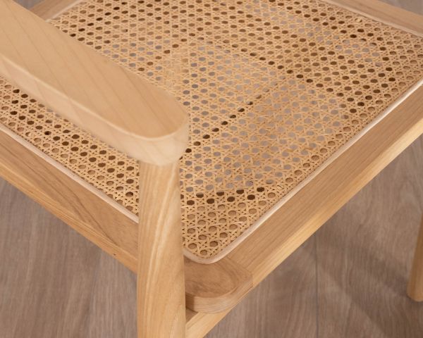 Silla de comedor con reposabrazos y diseño minimalista «Vogue», de madera de sungkai