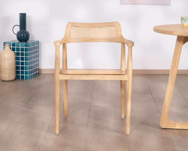 Silla de comedor con reposabrazos y diseño minimalista «Vogue», de madera de sungkai