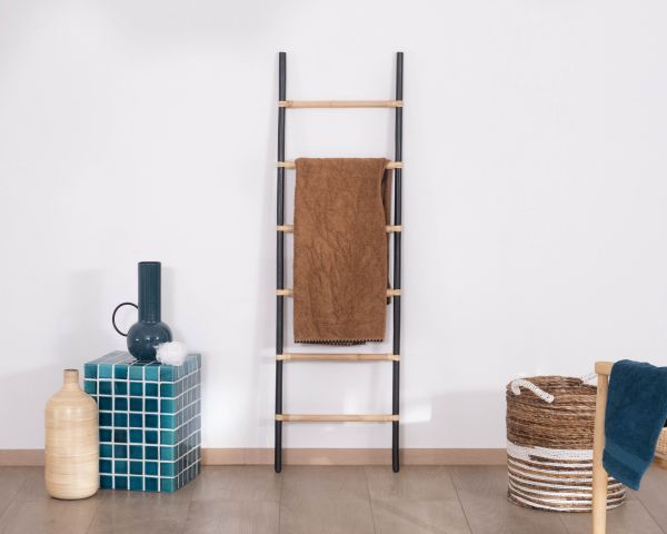Escalera de ratán con acabado bicolor natural y negro «Solira», 150 cm