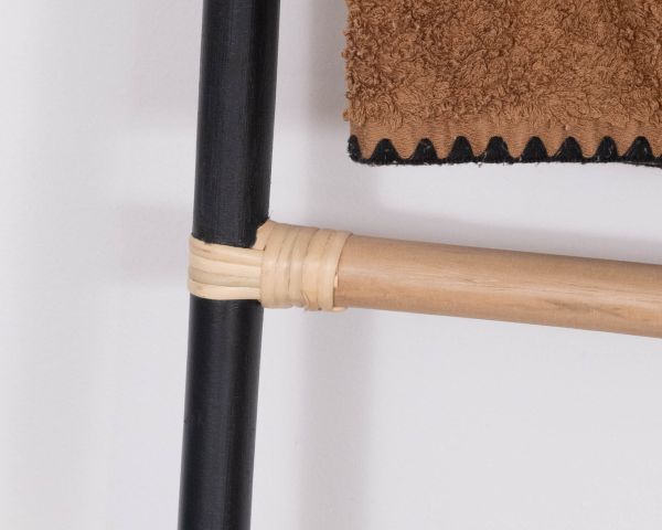 Escalera de ratán con acabado bicolor natural y negro «Solira», 150 cm