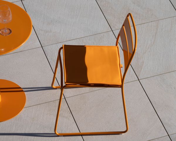 Conjunto de jardín estilo bistró «Juicy» de metal en color naranja