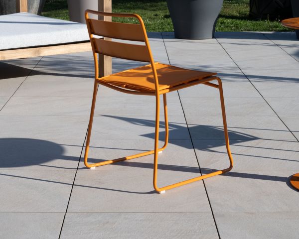 Conjunto de jardín estilo bistró «Juicy» de metal en color naranja