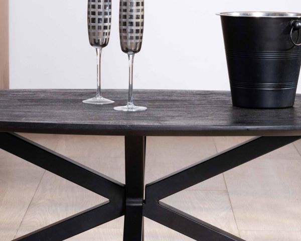Mesa de centro negra con tablero elíptico de madera maciza de mango lijada y patas metálicas 3D «Pisa»