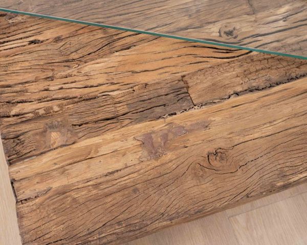 Mesa de centro rectangular de madera reciclada de estilo rústico, con tablero de cristal y patas de diseño de metal brillante color opio «Timber»