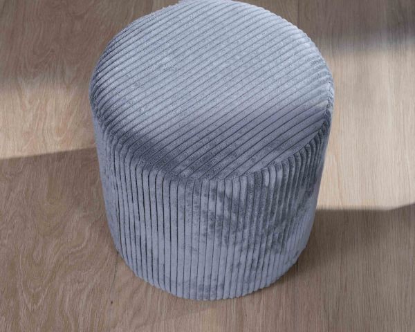 Lote de 2 pufs redondos de terciopelo acanalado gris «Snaw», de 35 cm de diámetro
