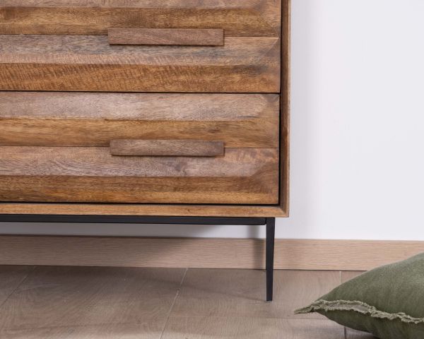 Cómoda de madera de mango con patas de metal de estilo retro «Presto», con 6 cajones de media anchura