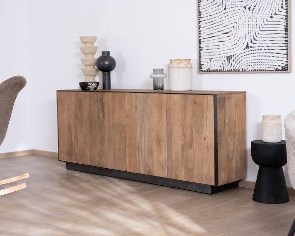 Aparador de líneas sencillas en madera maciza de mango «Santo», de 4 puertas 