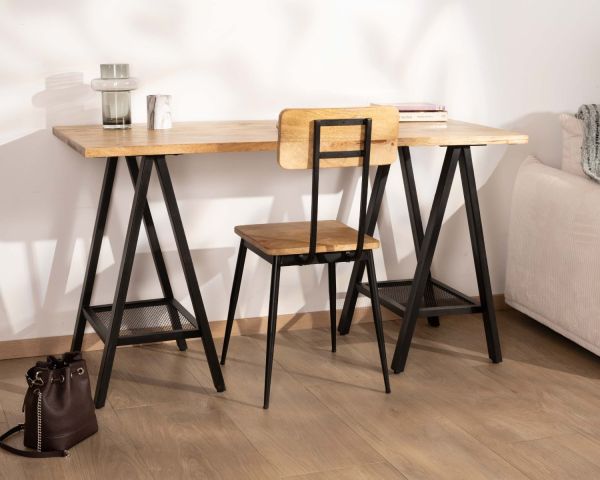 Lote de 2 sillas industriales de madera maciza y metal negro «Atelier Kraft»