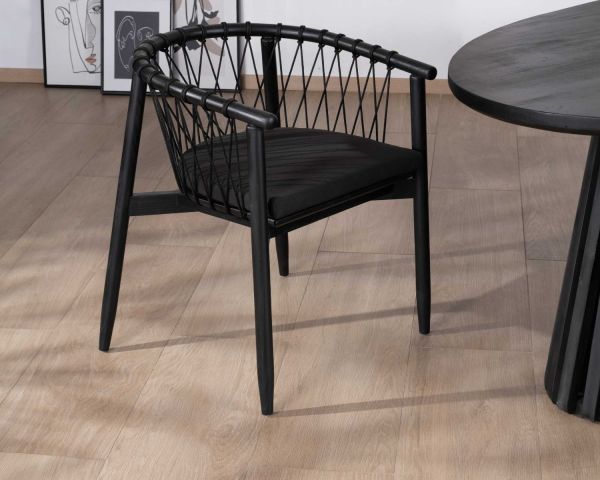 Silla de comedor negra de madera y cuerda trenzada «Katue»