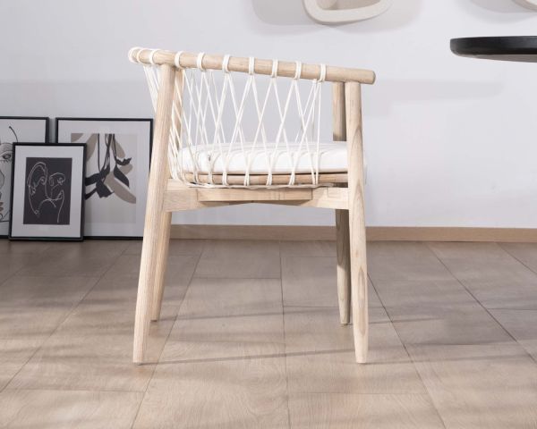 Silla de comedor de madera y cuerda trenzada «Katue»