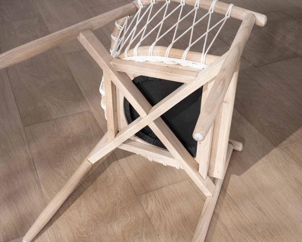 Silla de comedor negra de madera y cuerda trenzada «Katue»