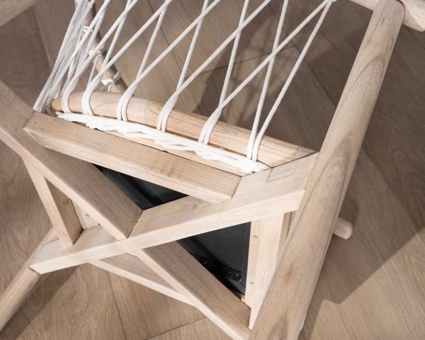 Silla de comedor de madera y cuerda trenzada «Katue»