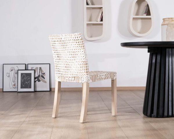 Lote de 2 sillas de comedor de teca y cuero blanco trenzado «Mambow»