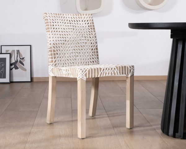 Lote de 2 sillas de comedor de teca y cuero blanco trenzado «Mambow»