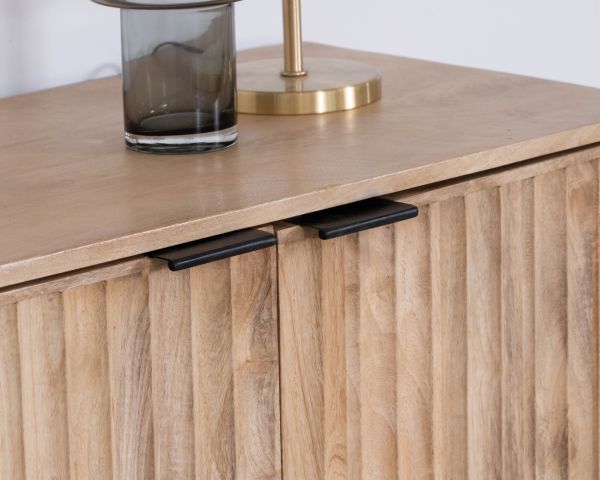 Aparador de 3 puertas de madera maciza de mango «Lanora», con frentes acanalados de estilo retro contemporáneo