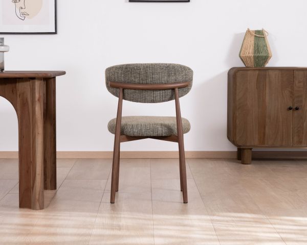 Lote de 2 sillas de comedor de estilo retro, en tejido de trama color caqui «Arpège», con patas con acabado de nogal