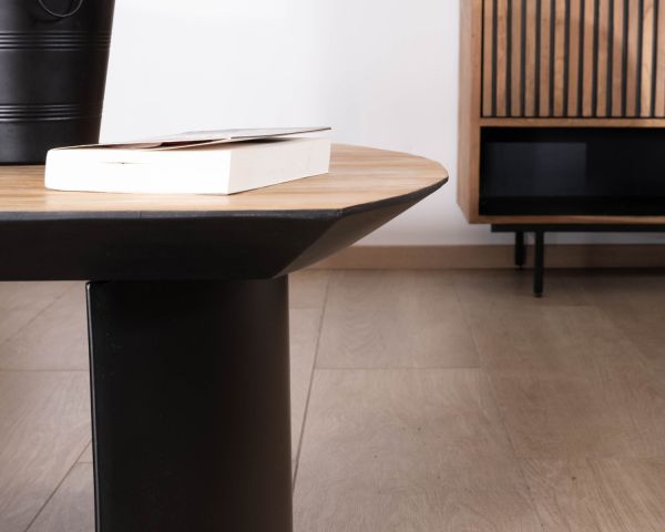 Mesa de salón de teca reciclada con patas semiesféricas de metal negro «Troms», 120 cm