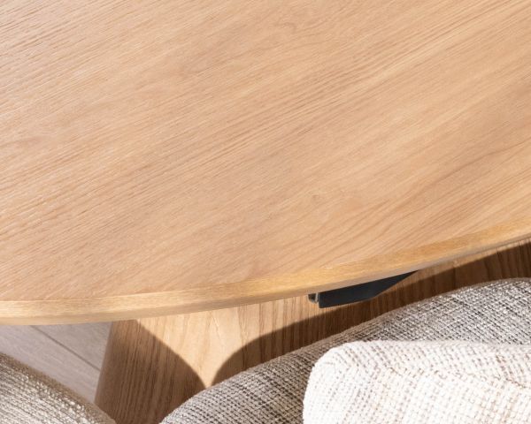 Mesa de comedor ovalada extensible de 160 a 200 cm, con acabado en roble «Oria» y estilo contemporáneo minimalista